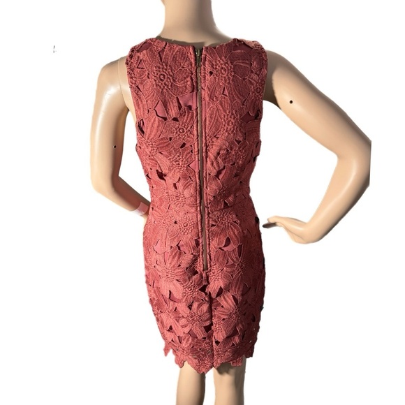 ASTR The Label Rust Floral Lace Sleeveless Mini Bodycon Dress Sheath Womens Sz S - Picture 4 of 9